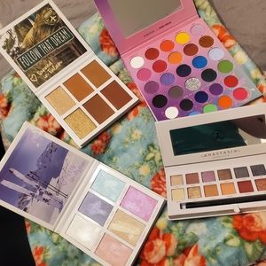 Eyeshadow makeup palettes